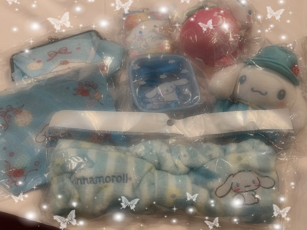 39shinamon's tweet photo. 差し入れいっぱいで嬉しい🥺🥺🩵

みんないつもありがとう🫶🫶

シナモングッズはどんだけあっても嬉しい🥰 https://t.co/7YB87NjP5e