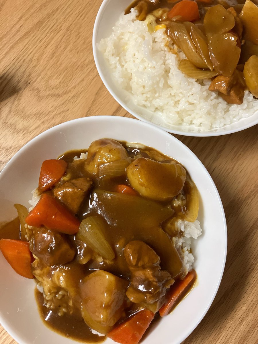 あまいもん様 昨日は簡単にカレーでした🍛私はルーを全部かけちゃう派🙋🏻‍♀️
