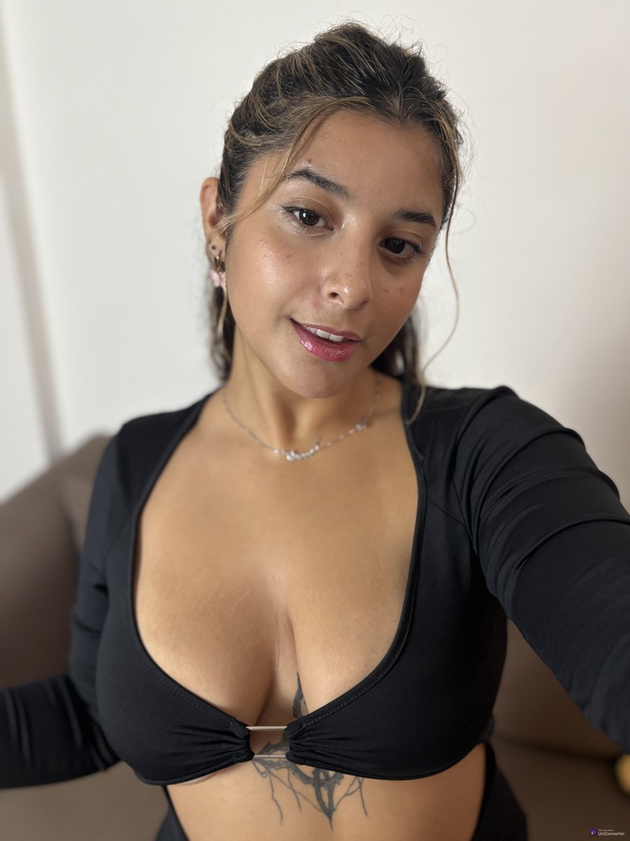 roseebackup's tweet photo. This body? Reserved for alpha males only. https://t.co/CzXNdoDrz2
