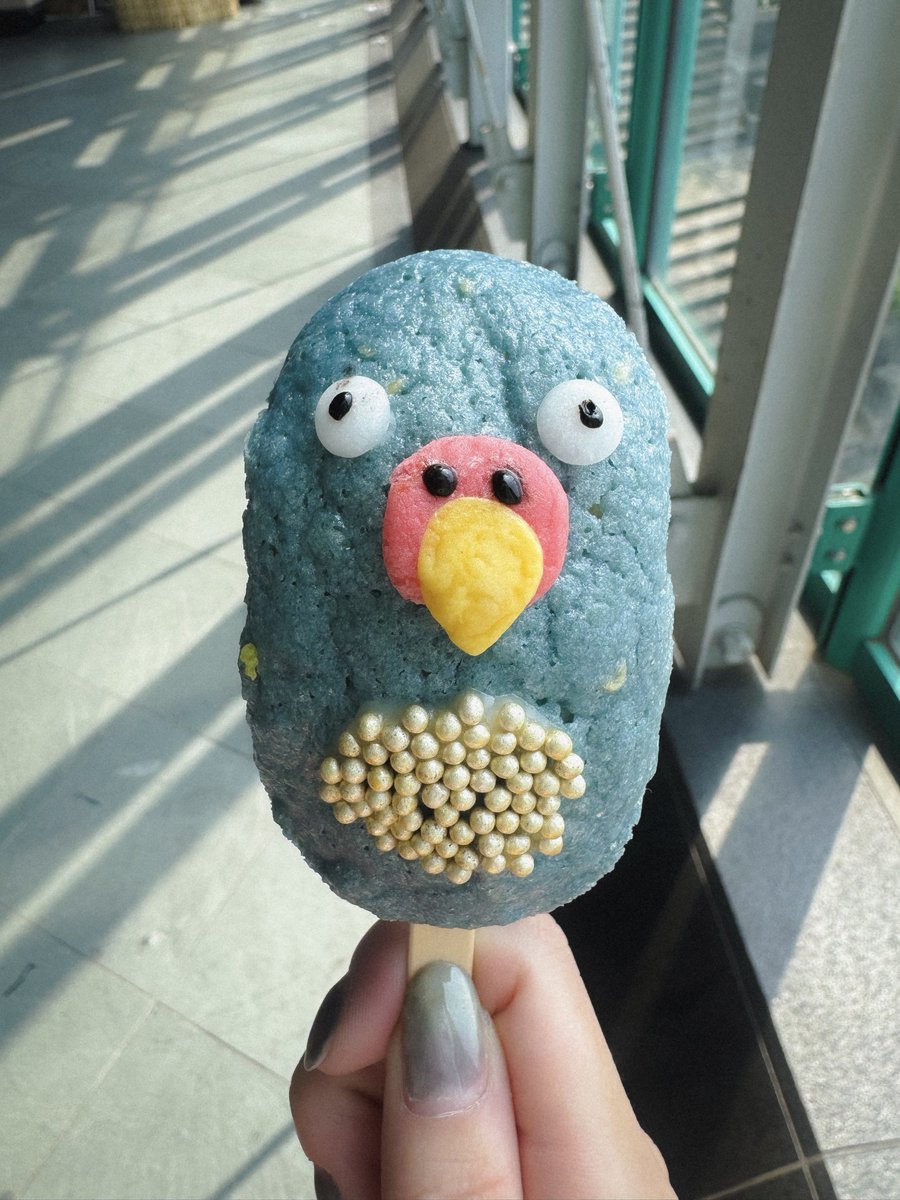 ruha_log's tweet photo. 青いインコマン！ https://t.co/PYgyHnlJGS