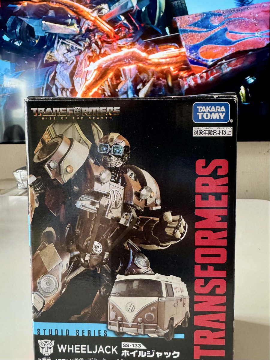 Shinngchang's tweet photo. 今までトランスフォーマー フィギュアは興味はあったけど1体も持って無かった。先月I.T.R.(@hobbyitr)さんで購入したホイルジャックさんから沼ってしまった…苦笑
#TRANSFORMERS
#WHEELJACK
#STUDIOSERIES https://t.co/pF1XGn8Hbu