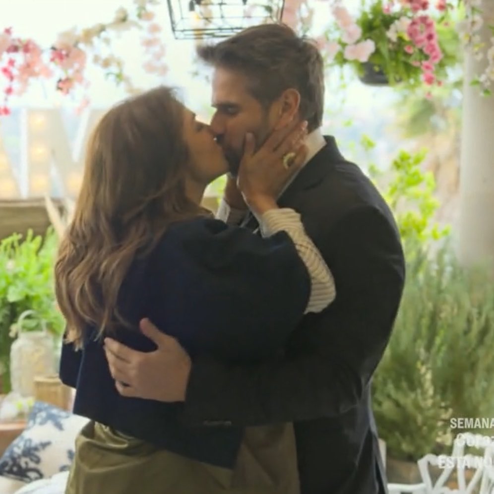 mylifesilv's tweet photo. LWKFNQKDKQBD LOS AMO TANTÍSIMO #GuardiánDeMiVidaUS https://t.co/nEEAGldIpU