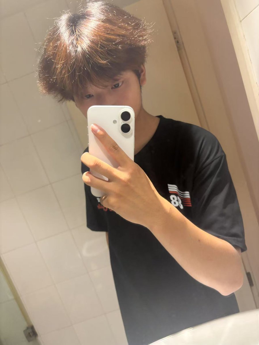 Sttm1321's tweet photo. 深圳的爹，来狗 https://t.co/zMIOsvI5gZ
