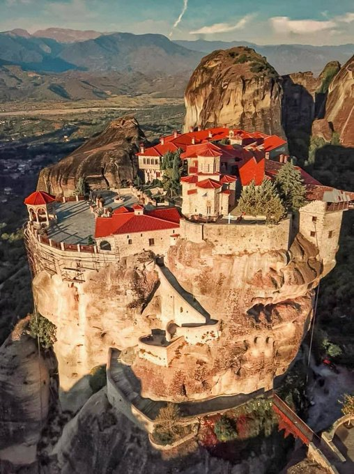 BarirahQueen's tweet photo. Meteora, Greece 🇬🇷 https://t.co/7CohxX8KnX