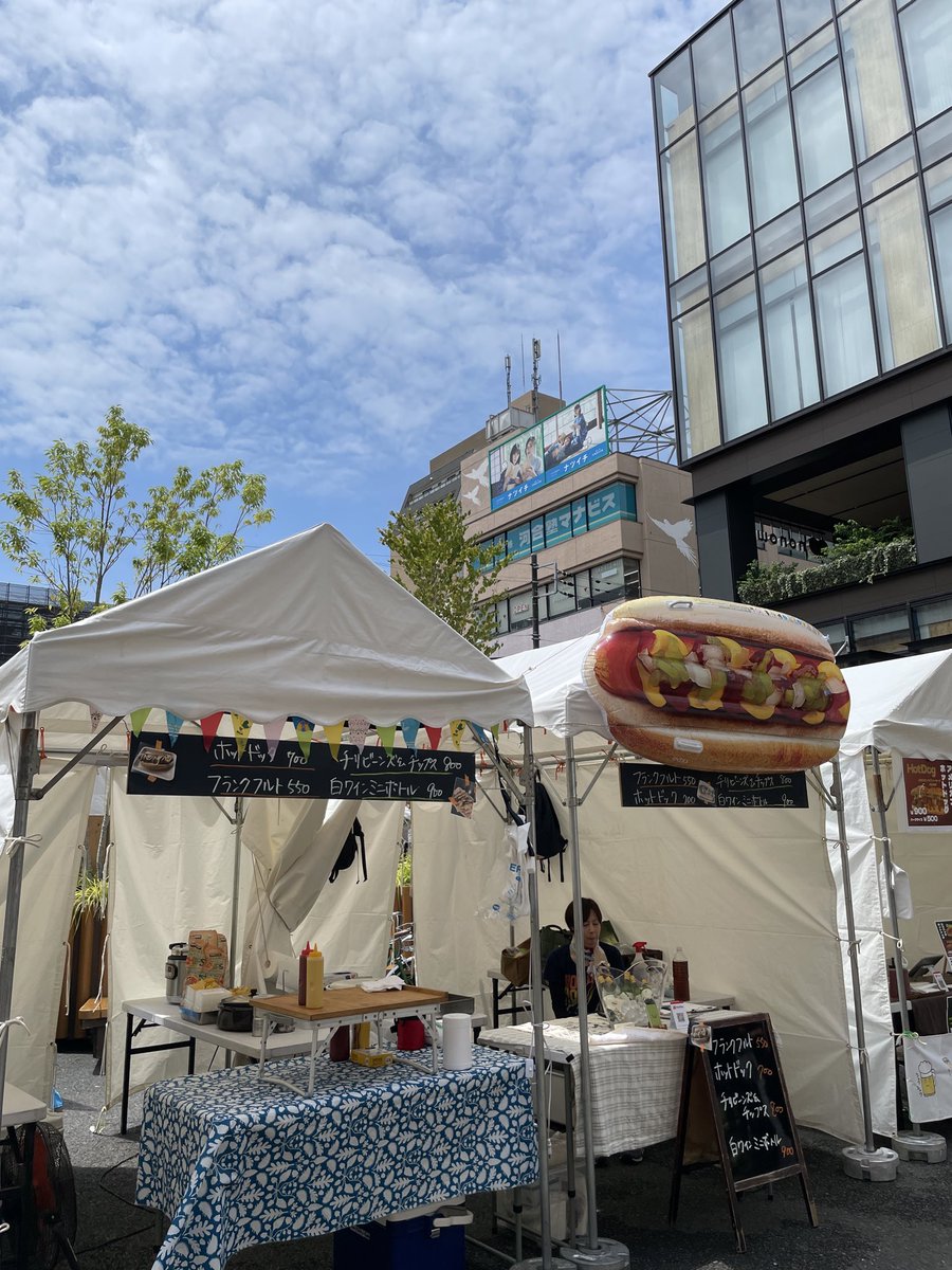 Kitchen_Daimo's tweet photo. あああああっっい！！！

けれどもコレから20:30まで
駅舎横にて営業します！

ビールにワイン　つまみも色々

お待ちしてます♪

#ダイモ　#エルク　#国立ノミノイチ2026 https://t.co/mkq1CobM5N