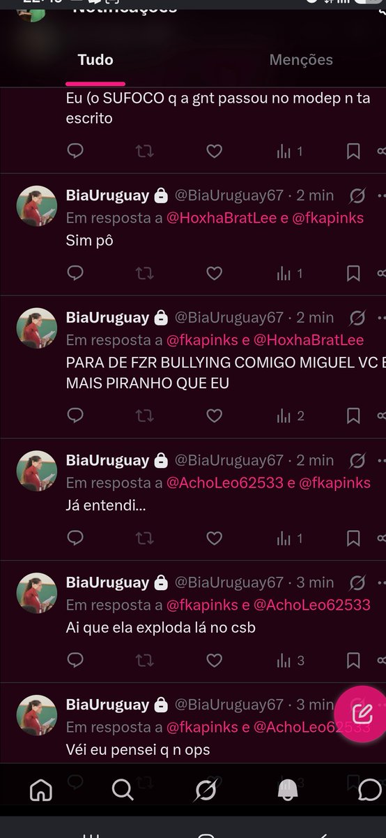 fkapinks's tweet photo. aquela amiga obcecada pelo seu twitter https://t.co/8EIUyzrXcC