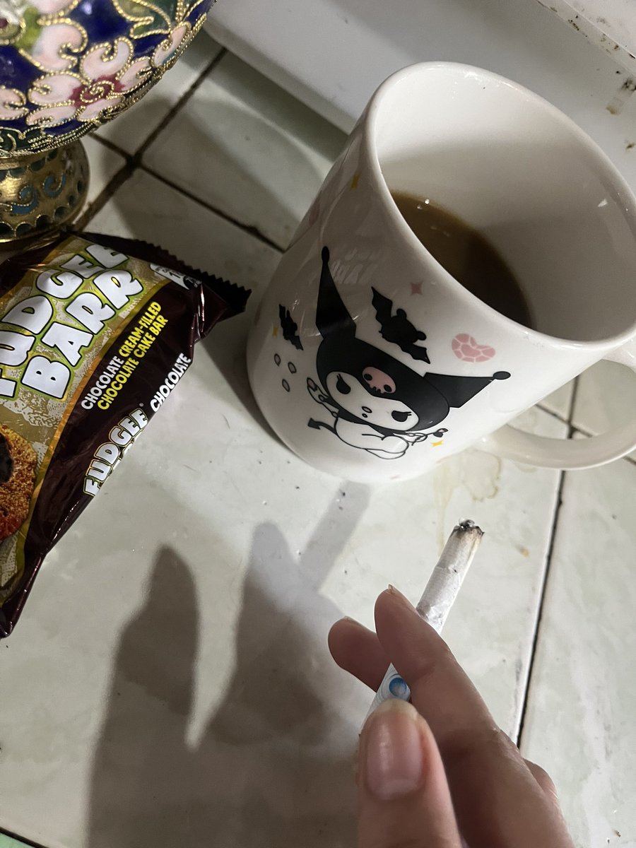 naiesone's tweet photo. kuromi breakfasts tayus ???? #yositwt https://t.co/WE8aUozvKU