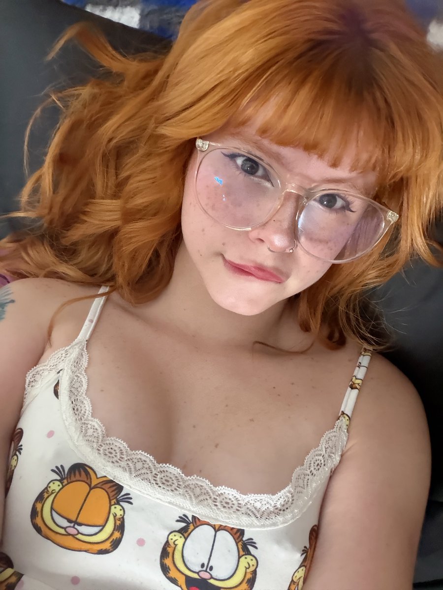 ZoeMiller29's tweet photo. do petite girls still get love on here ? https://t.co/y3xqiyjOaC