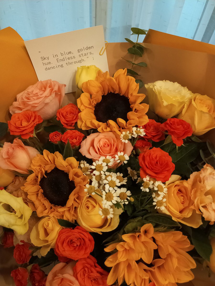 SignaCaterina's tweet photo. Today is my birthday. This year I’m spending this special day sharing a healing experience with people I love with my music. 🎶

I hope more people could find peace and relief through melodies to help them navigate the adversaries in life. 🙏 https://t.co/GZiuRBAbFJ