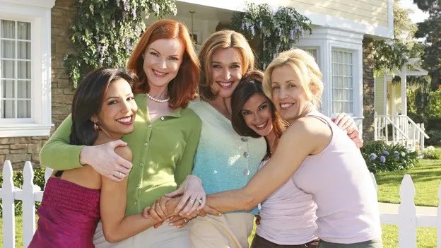 donaamoca's tweet photo. O ano é 2026 e eu estou completamente viciada na série Desperate Housewives https://t.co/lDOBhd6mBC