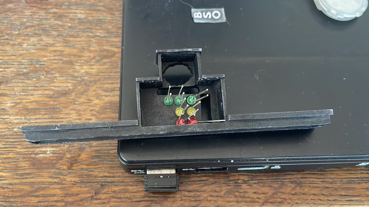 e6anime55's tweet photo. カウント部分は3mmLEDで丁度良さそうだ。
#3Dプリンター　＃ジオラマ　＃フィギュア　＃電子工作 https://t.co/Lx2eFxnXcI