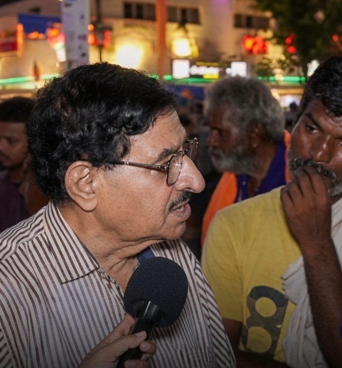 worshipVK's tweet photo. Genz Kid vs Retired Colonel 🚨

Gen Z Kid - This government is of no use. That's it !!

Retired Colonel - Wait, wait. You came here for NEET protest. There are two optics chapter in physics book. One is ray, which is the other one? 

Gen Z kid - I'm not here for this sir

Retired Colonel - I know you're not. Neither you've ever given NEET in your life. You're just paid to shout here

"When I was serving, the so called Iron Lady released 93K Pakistani soldiers but our 53 captured pilots were never brought back. Bangladesh got its freedom but many of our soldiers paid the price and we got nothing in return. Congress has done immense damage to India's armed forces and I'll do everything I can to ensure it never returns to power."

The Gen Z kid had no reply 🙏