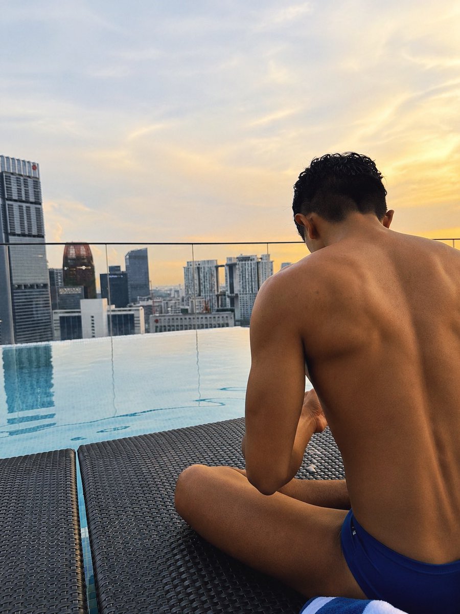 mlysg23's tweet photo. Golden hour hits different when you’re here. ✨Serving views…Just enough to keep you staring.😉😏 https://t.co/ydZfq0VkHY