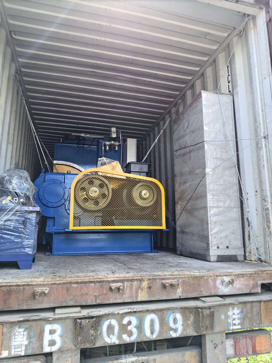 michael32258503's tweet photo. 55L RUBBER KNEADER SHIP https://t.co/jxmJdlFcmb