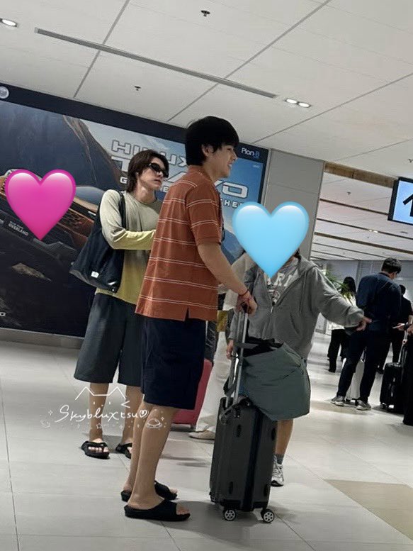 skybluxtsu's tweet photo. ดูจากไอจีสกายนานิแล้วคิดว่าสิ่งที่นี่เดาไว้น่าจะเป็นจริงละ ขอลงรูปที่สนบเลยละกัน รอดูรายการนะค้าบ

ปล.เพื่อนเป็นมักเกิลไม่ได้เข้าไปรบกวนพี่ดารานะ ระยะถ่ายค่อนข้างไกล นี่ซูมรูปแล้วครอปเอา https://t.co/asqLl3hsKm
