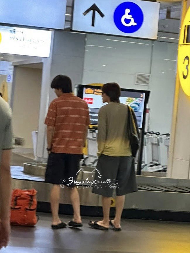 skybluxtsu's tweet photo. ดูจากไอจีสกายนานิแล้วคิดว่าสิ่งที่นี่เดาไว้น่าจะเป็นจริงละ ขอลงรูปที่สนบเลยละกัน รอดูรายการนะค้าบ

ปล.เพื่อนเป็นมักเกิลไม่ได้เข้าไปรบกวนพี่ดารานะ ระยะถ่ายค่อนข้างไกล นี่ซูมรูปแล้วครอปเอา https://t.co/asqLl3hsKm