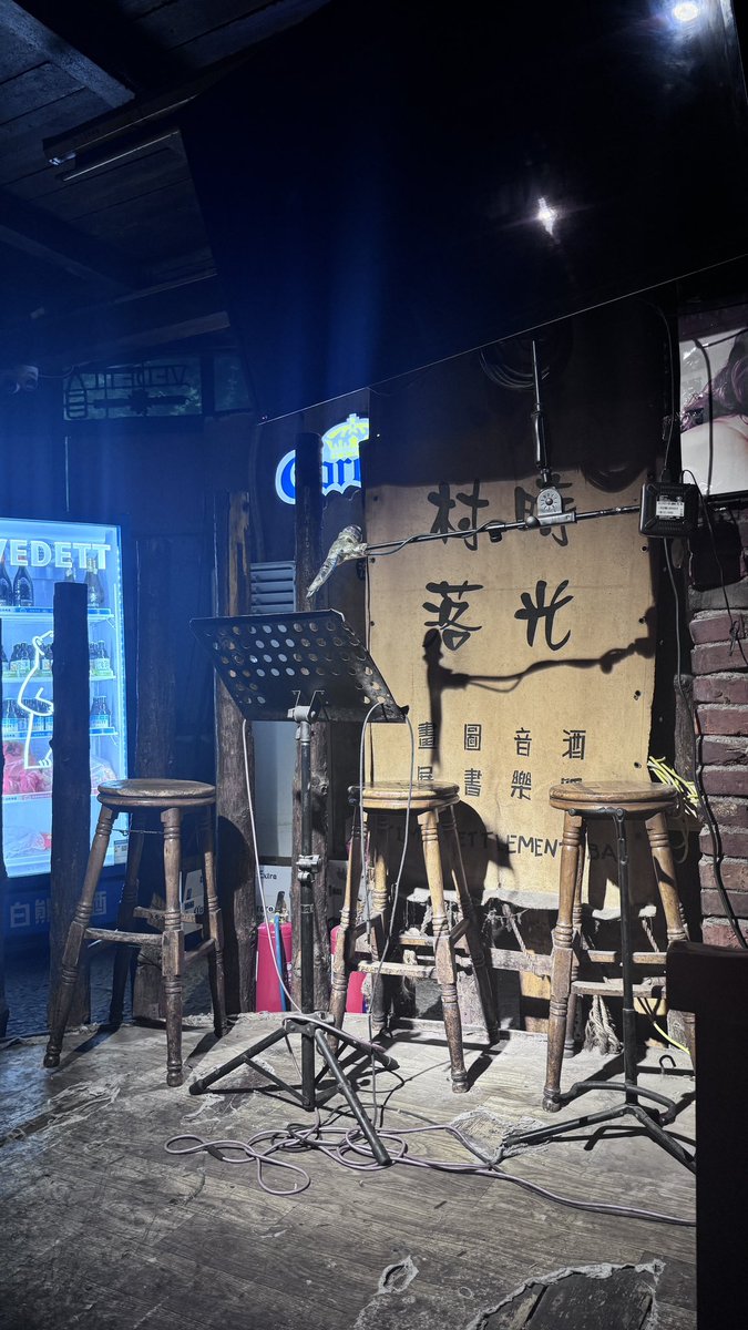 Scottliu616's tweet photo. 喝点小酒听个民谣 #郑州 https://t.co/VKrec6BJ3a