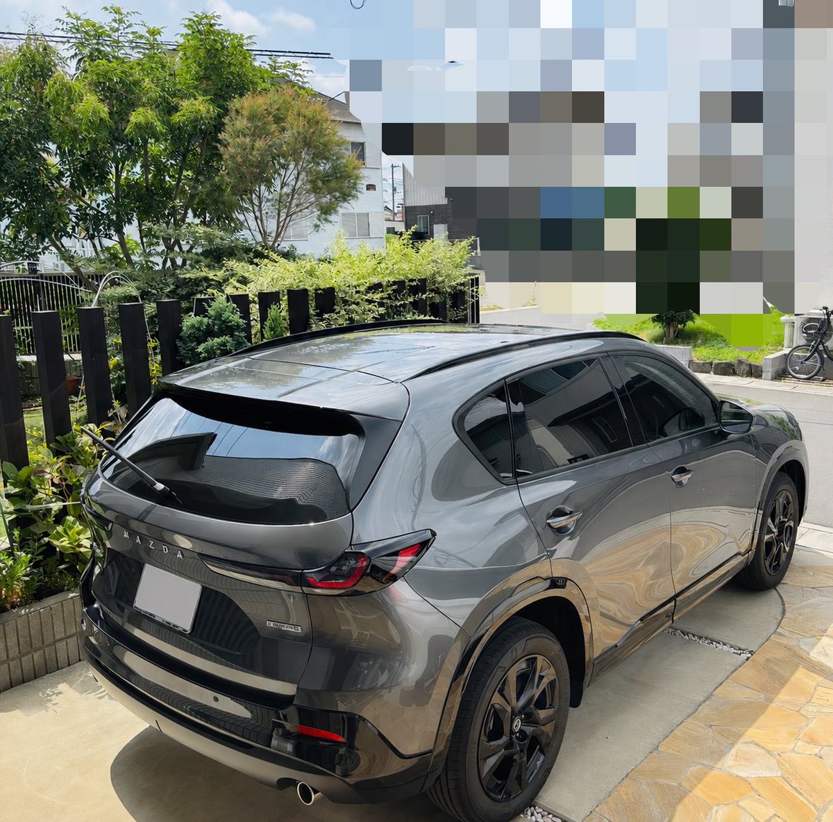 CX5KM39's tweet photo. 早朝洗車あああ
にしても暑くて早朝か深夜しか洗車できないいぃ…‼︎しんどいいぃ…‼︎
でも頑張ったあとの一服しながら愛車を見つめるひと時がさいこおおぉ

#新型CX-5 https://t.co/jOp3awmJet