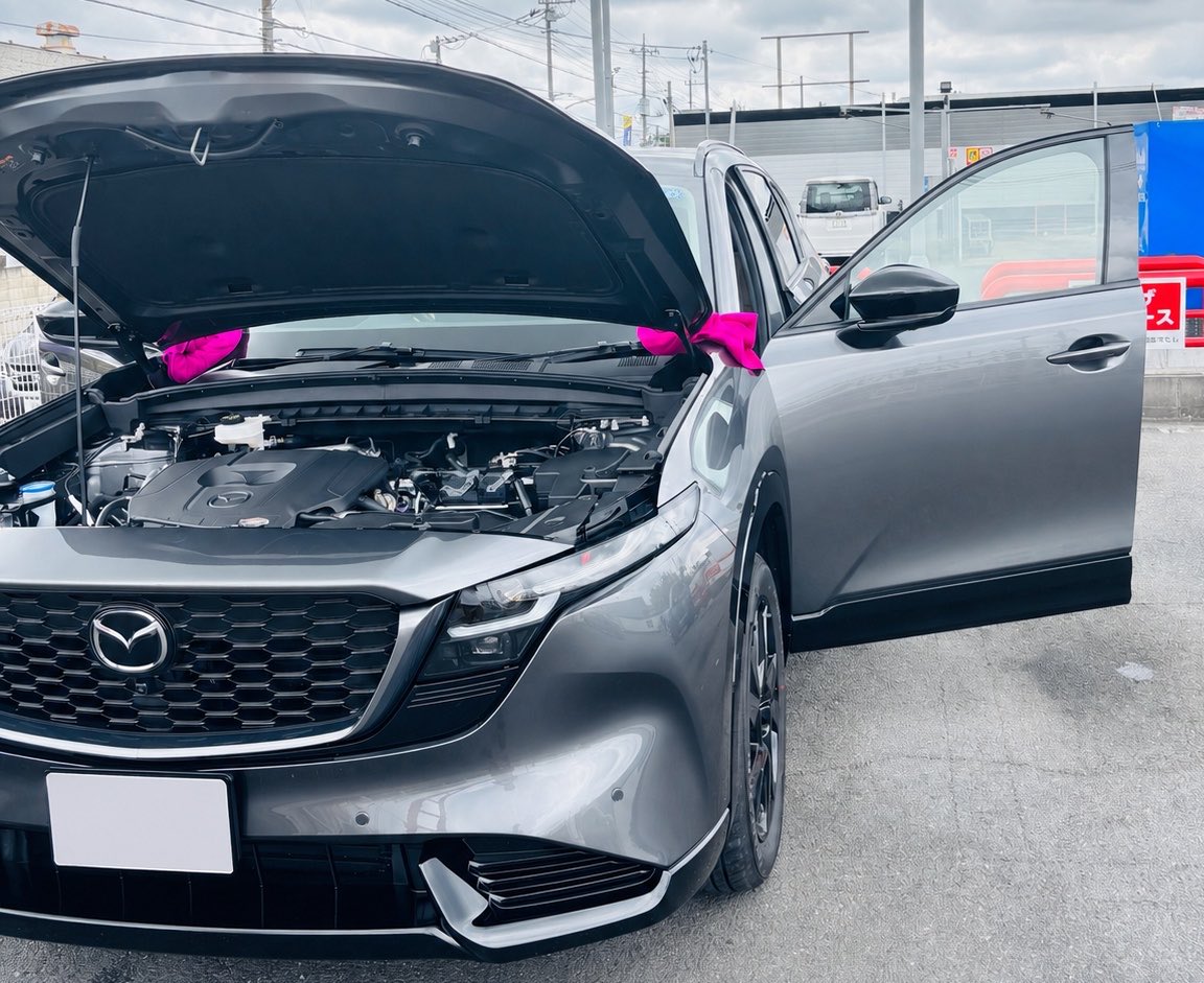 CX5KM39's tweet photo. 早朝洗車あああ
にしても暑くて早朝か深夜しか洗車できないいぃ…‼︎しんどいいぃ…‼︎
でも頑張ったあとの一服しながら愛車を見つめるひと時がさいこおおぉ

#新型CX-5 https://t.co/jOp3awmJet