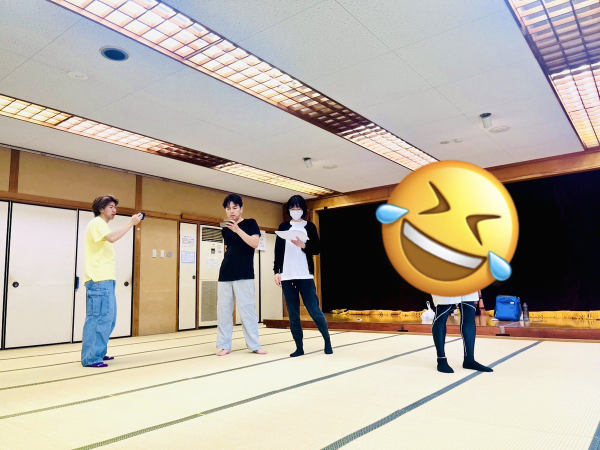imanokageki's tweet photo. 最近のイマノカゲキは
11月公演の本稽古に先駆け、レベルアップのためにダンスやお芝居の稽古をしています💃🕺

まだ発表前のメンバーも一緒なのでお顔が出せないんですけど…😂
情報解禁までもうしばらくお待ちくださいね！ https://t.co/KKRPgecMFi