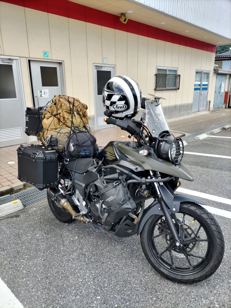 aimtarou's tweet photo. 久々のおバイクキャンプ🎶( ◜ω◝و(و🎶
こんなにギモヂｨｨｨｨｲｲｲｲｲｲ乗り物だっけ？( .ᐜ ˙ )
止まるとサウナ( ᐛ )ｱﾊｯ https://t.co/g4xHDomykY