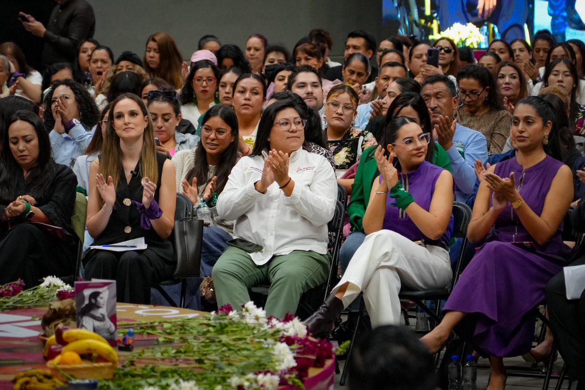 mujeresgobmx's tweet photo. Con 127 Centros LIBRE, Michoacán cuenta con la mayor infraestructura de atención para las mujeres en el país, acercando servicios, acompañamiento y acceso a sus derechos.

🧵(2/3) https://t.co/TsTwdK1way