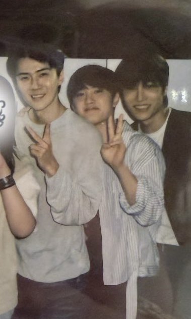 rnbdks's tweet photo. guys he's so small and clingy and cute MY KYUNGCHEEEW https://t.co/peYvGapxFs