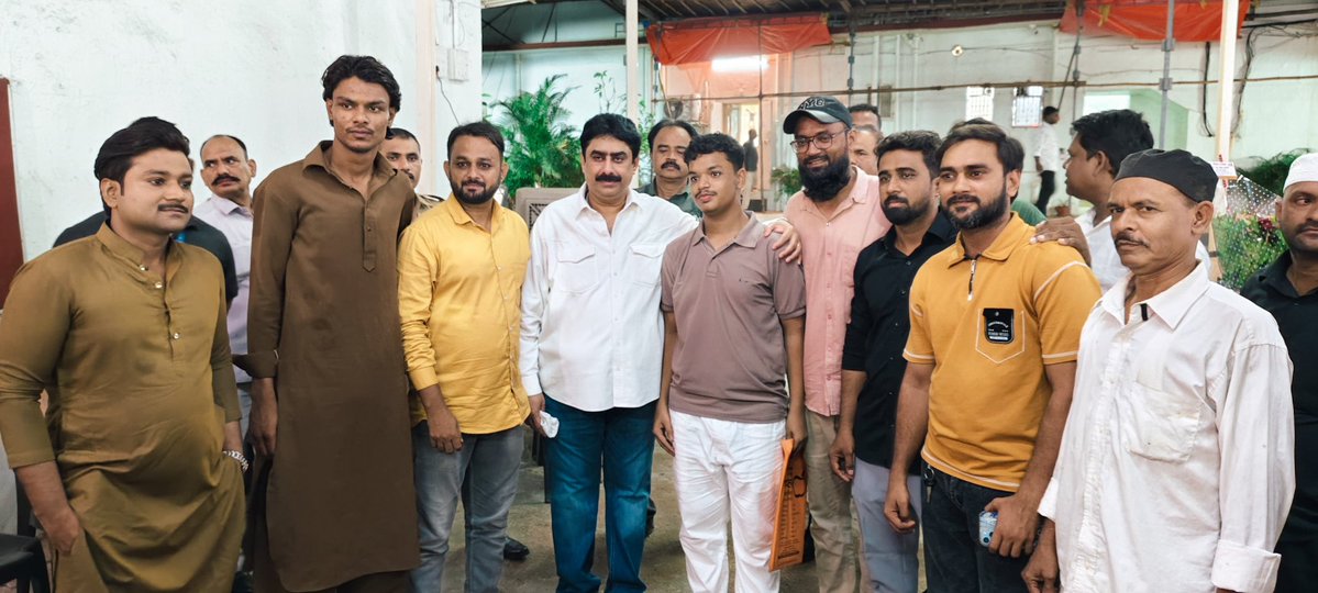 husainshaikh72's tweet photo. Ek Khaas Mulaqat MP Sanjay Dina Patil Sahab Ke Sath 🤝 DSS GROUP And Ek Nayi Disha Foundation Team 🤝💓🤝 #govandi #dssgroup #husainshaikhsocialworker  #husainshaikh #dua Sanjay Dina Patil @sanjay https://t.co/U0wqdsMDqy