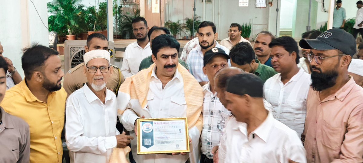 husainshaikh72's tweet photo. Ek Khaas Mulaqat MP Sanjay Dina Patil Sahab Ke Sath 🤝 DSS GROUP And Ek Nayi Disha Foundation Team 🤝💓🤝 #govandi #dssgroup #husainshaikhsocialworker  #husainshaikh #dua Sanjay Dina Patil @sanjay https://t.co/U0wqdsMDqy