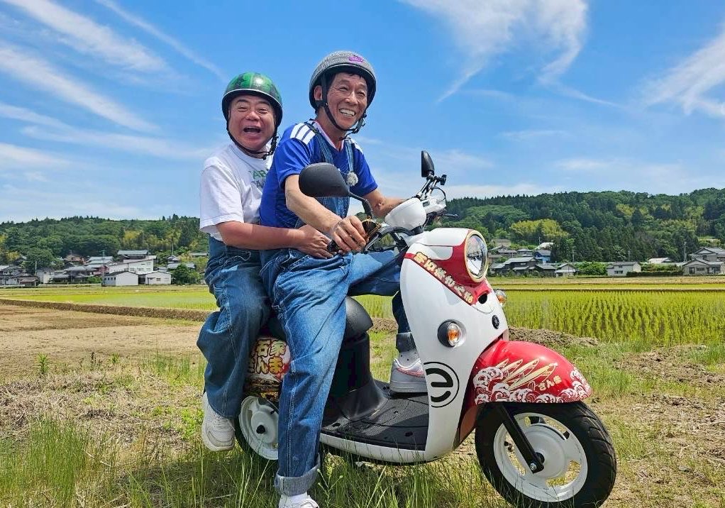 tvtokyo_degawa's tweet photo. こんにちはッ🍉✨✨

本日は撮影も放送もない土曜日でちょぴり寂しいですが…🛵🛵🌈

先週放送したさんまさん＆福くんスペシャルが、絶賛TVer配信中☀️
→ https://t.co/3xcPYzz3zx

出川さんのためにいつも駆けつけてくれるさんまさん🐟✨✨
そのステキな姿と出川さんとの最高のやりとりをぜひぜひー🍉 https://t.co/3ezPD3vZqm