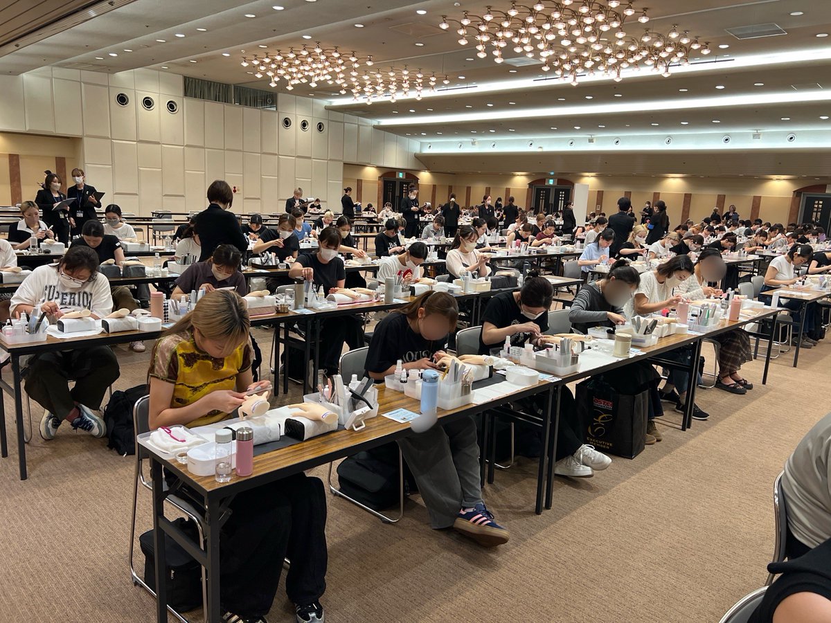 jnec_info's tweet photo. 本日、全国11都市において「2026年夏期ネイリスト技能検定試験2級」を実施しています。
（画像：1枚目/東京会場、2枚目/福岡会場） https://t.co/fC1DHYoKiH