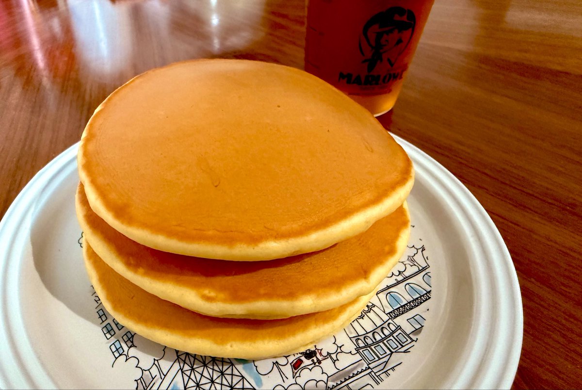 bobMalyco's tweet photo. 最近凹むことが多いので自己肯定感を上げるためにホットケーキ焼いた🥞 https://t.co/6wZA2QiWT8