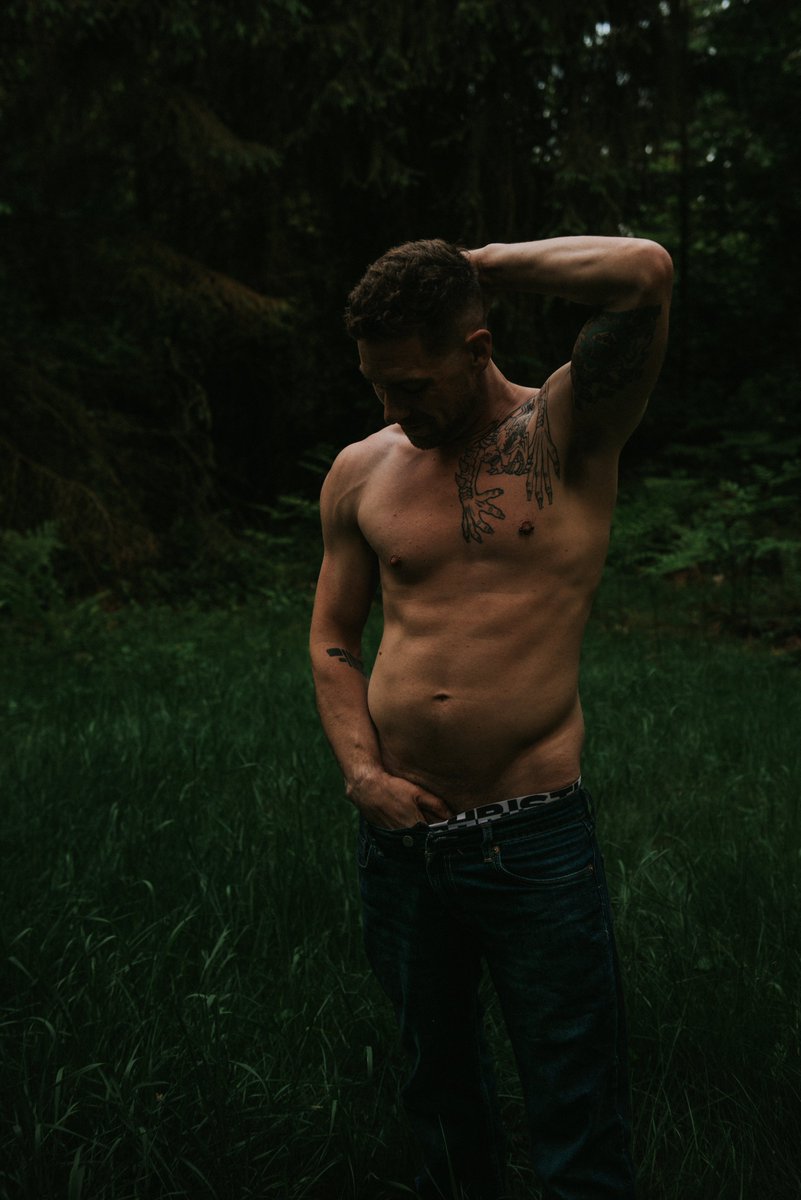 TimSwitchOnline's tweet photo. Nothing beats stripping down outdoors 🤤

Shot by @tastysmut https://t.co/SSTNQj7BHb