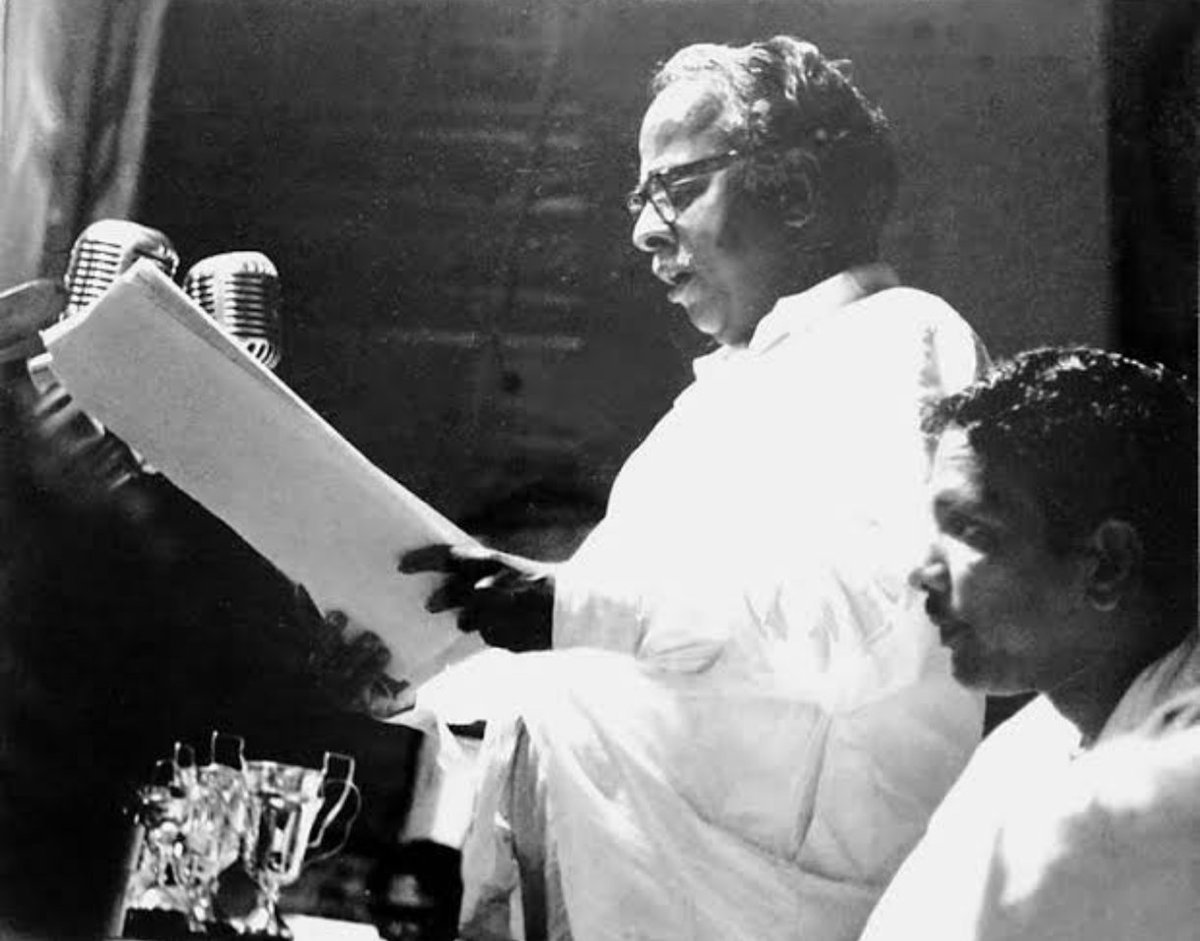 KanimozhiDMK's tweet photo. எண்ணில்லா போராட்டங்களாலும், விலை மதிப்பில்லா உயிர்த் தியாகங்களாலும், நம் அன்னைத் தமிழ் நிலத்தின் பெயரை மீட்டளித்திட்ட நாள் இது.

நம் கழகம் பெற்ற அதிகாரத்தால், நம் தாய்நிலம் தலைநிமிர்ந்து, தெற்கிலிருந்து தொடங்கும் இத்துணைக் கண்டத்தின் வரலாற்றை முழங்கும் இனமானச் சொல்லாக நிலைப்பெற்றுவிட்டது,  நம் தமிழ்நாடு!

பேரறிஞர் அண்ணா தமிழ்நாடு என்று பெயர் சூட்டிய இந்நாளில், மாநில உரிமைகளைக் காத்திட உறுதிகொள்வோம். 

“தமிழ்நாடு” எனும் நம் தனிப்பெரும் அடையாளத்தை ஓங்கி ஒலிப்போம்!