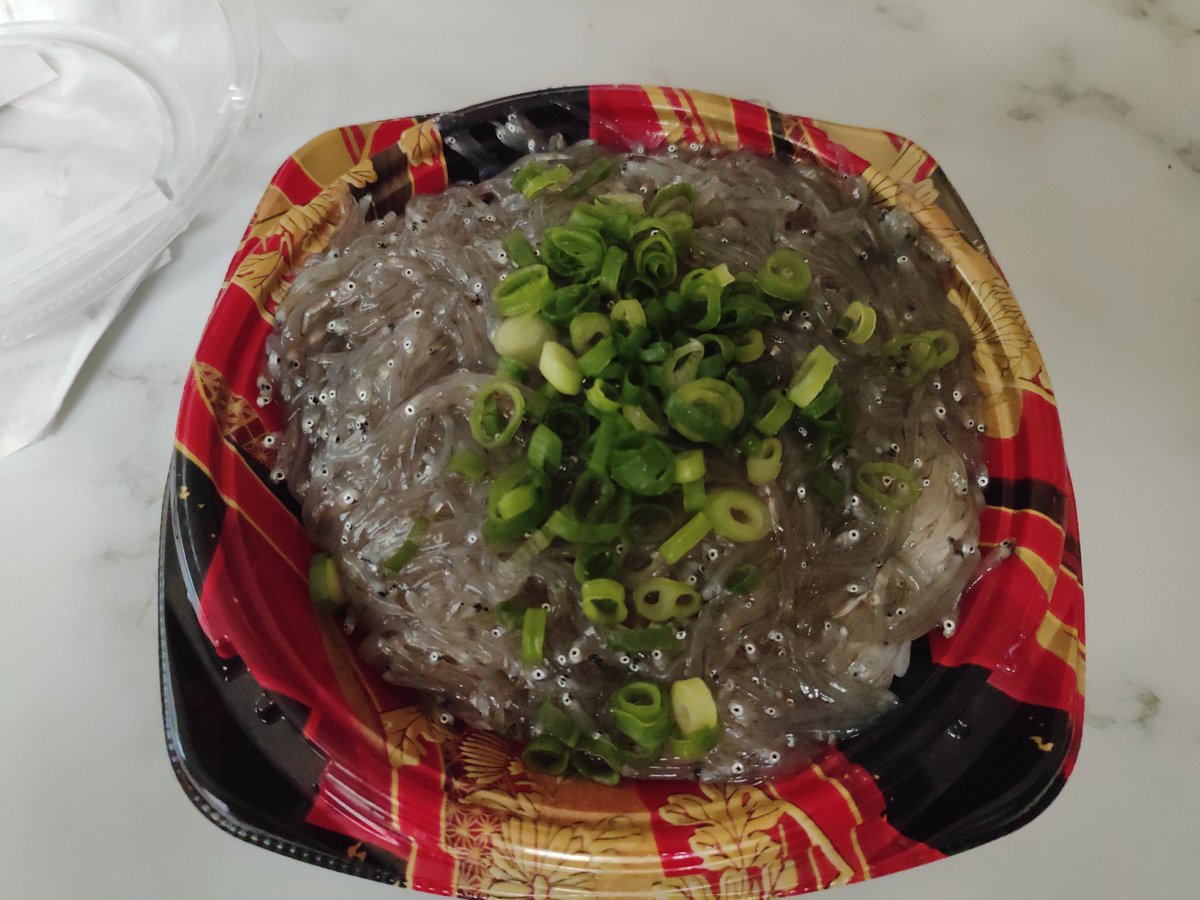 kataya505's tweet photo. 店で食べたら1500円くらいする https://t.co/P0x4PQ0JR0