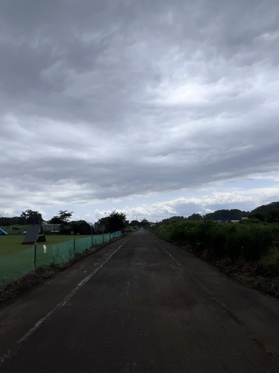 Apolloo72's tweet photo. 曇り時々雨の土曜日にギックリ気味の腰を庇いつつ30分のランニング😅💦 https://t.co/sOStG5XrfC