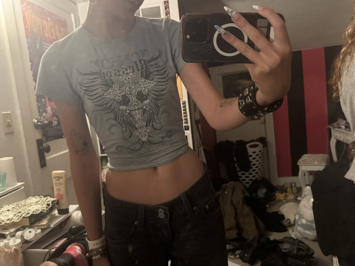 serendipityspo's tweet photo. haven’t met a single weight goal i had for myself all month. feeling sad and fat. nonbinary shrug emoji. https://t.co/Ja5cZDsanZ
