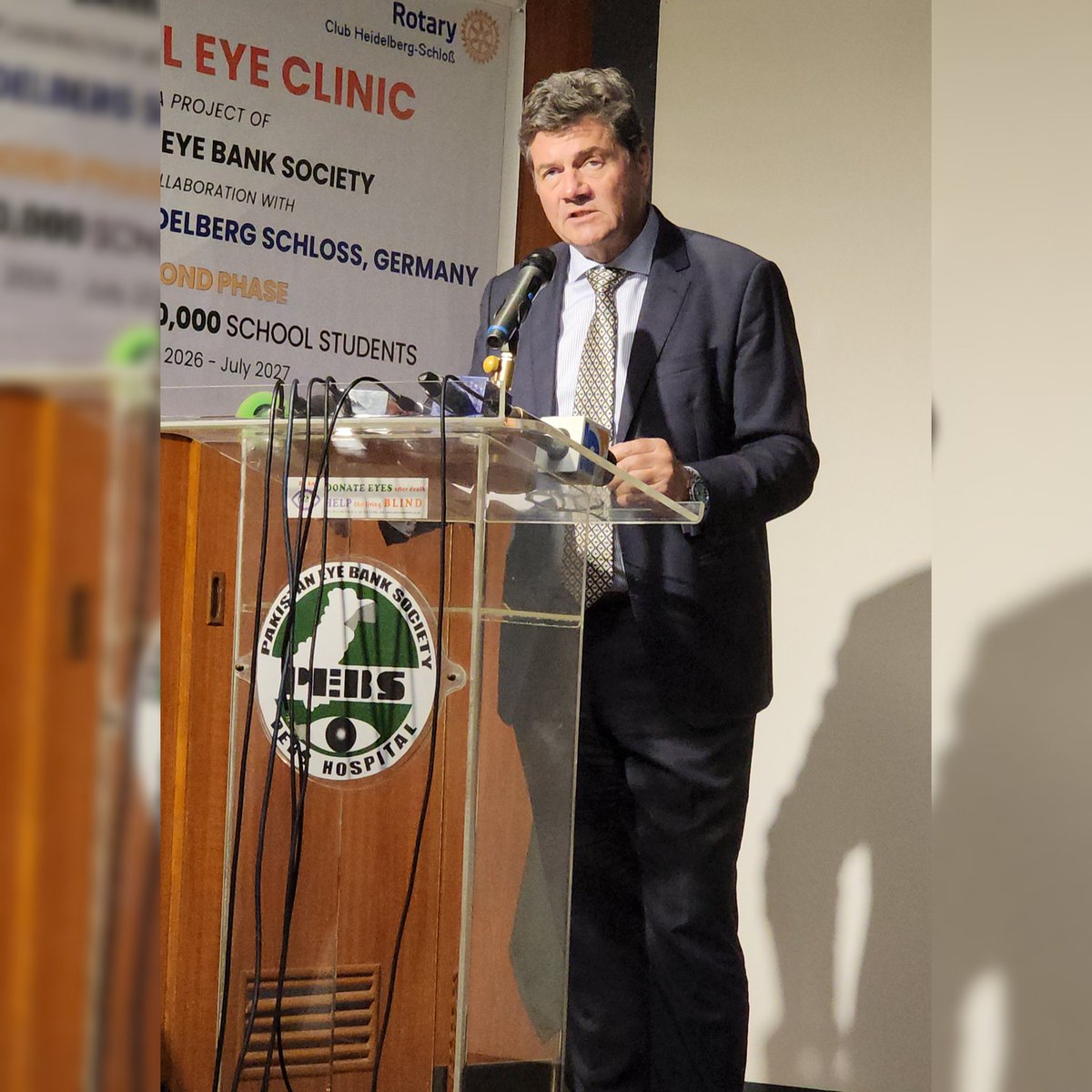 GermanyinKHI's tweet photo. It was an honor for Consul General to inaugurate Phase II of the School Eye Clinic Project, building on screening 60,000 children and expanding to 120,000. Together, @PEBS_Hospital and Rotary Club Heidelberg-Schloss are transforming lives through better vision &amp; learning. 🇵🇰🤝🇩🇪 https://t.co/h1oIk12gw4