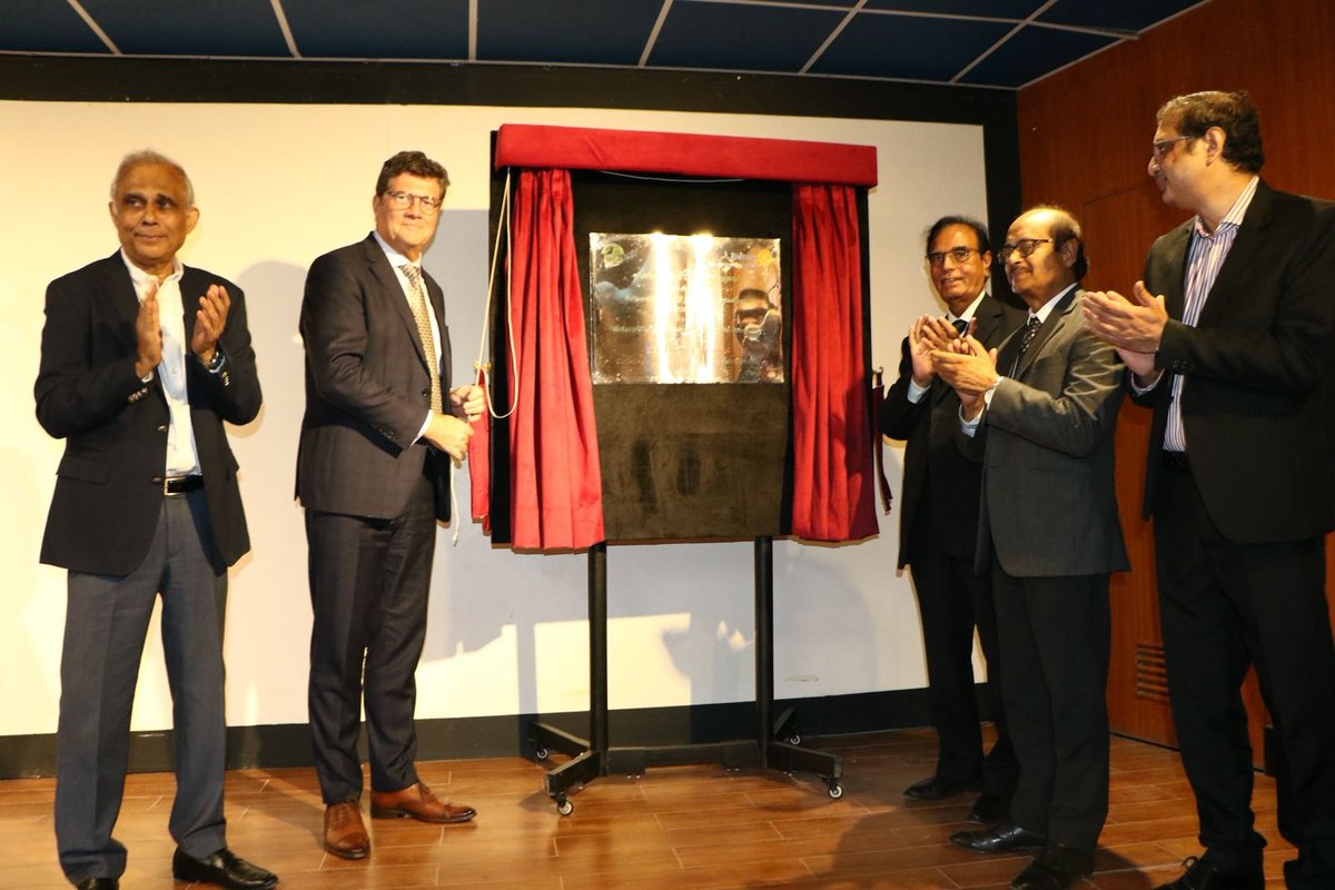 GermanyinKHI's tweet photo. It was an honor for Consul General to inaugurate Phase II of the School Eye Clinic Project, building on screening 60,000 children and expanding to 120,000. Together, @PEBS_Hospital and Rotary Club Heidelberg-Schloss are transforming lives through better vision &amp; learning. 🇵🇰🤝🇩🇪 https://t.co/h1oIk12gw4