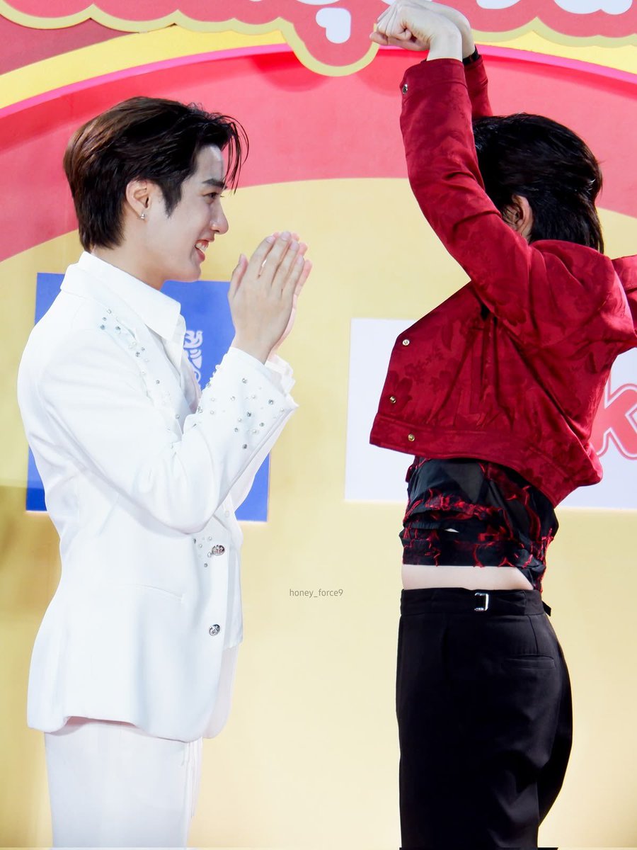 ANJellahhhcinnn's tweet photo. ถึงแฟนฮีจะเพี้ยน แต่ฮีเอ็นดูแฟนมากเลยนะ https://t.co/CJ4AU1Vq1s
