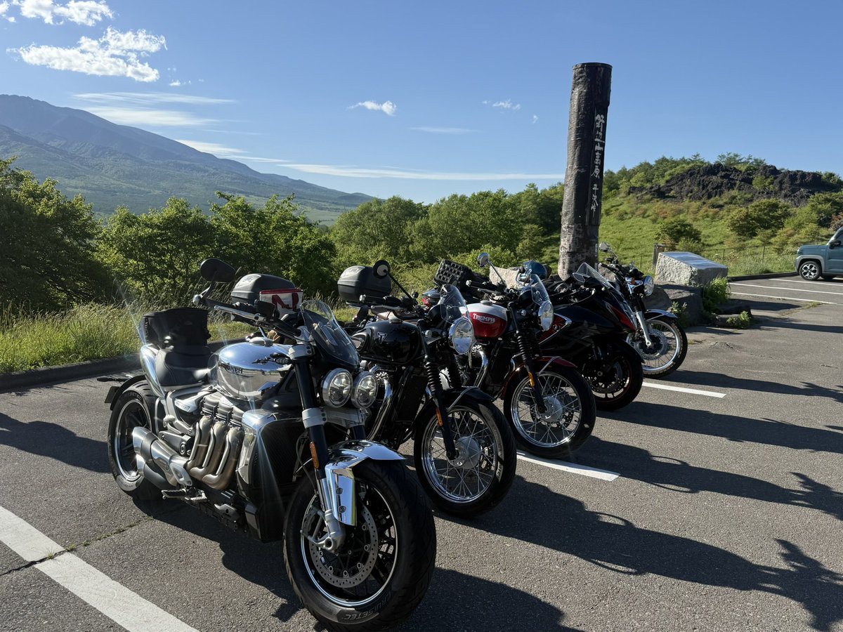 Rocket3LiftOff's tweet photo. #カッコいいのが居ると思ったらオレのバイクだった https://t.co/OvHbCcXc5V
