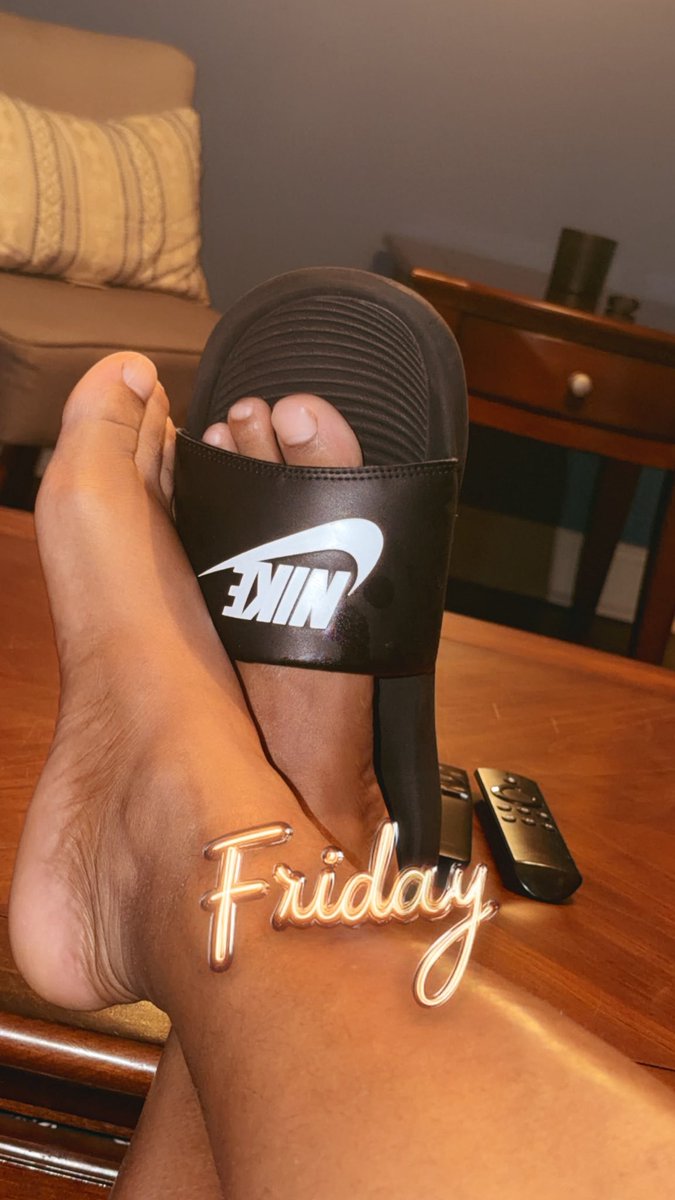 Bj313131's tweet photo. Chillin… come suck my toes!! #mensfeet #blackfeet #feet #feetfetısh https://t.co/1ZE1IZCTQm