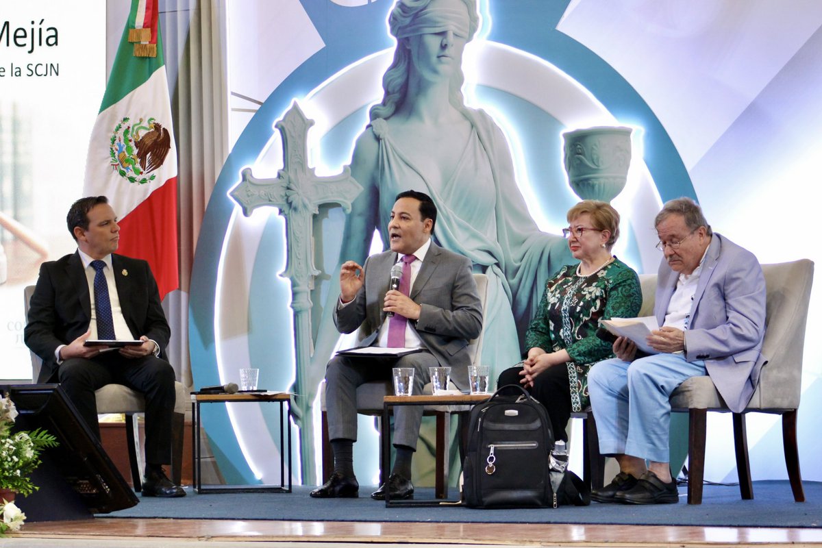 adrianata21's tweet photo. Asistimos junto con el equipo jurídico de la Comisión Estatal de Conciliación y Arbitraje Médico, a la conmemoración del Día de la Abogacía, organizada por la Consejería Jurídica del Ejecutivo. https://t.co/6TEHW1sw3o