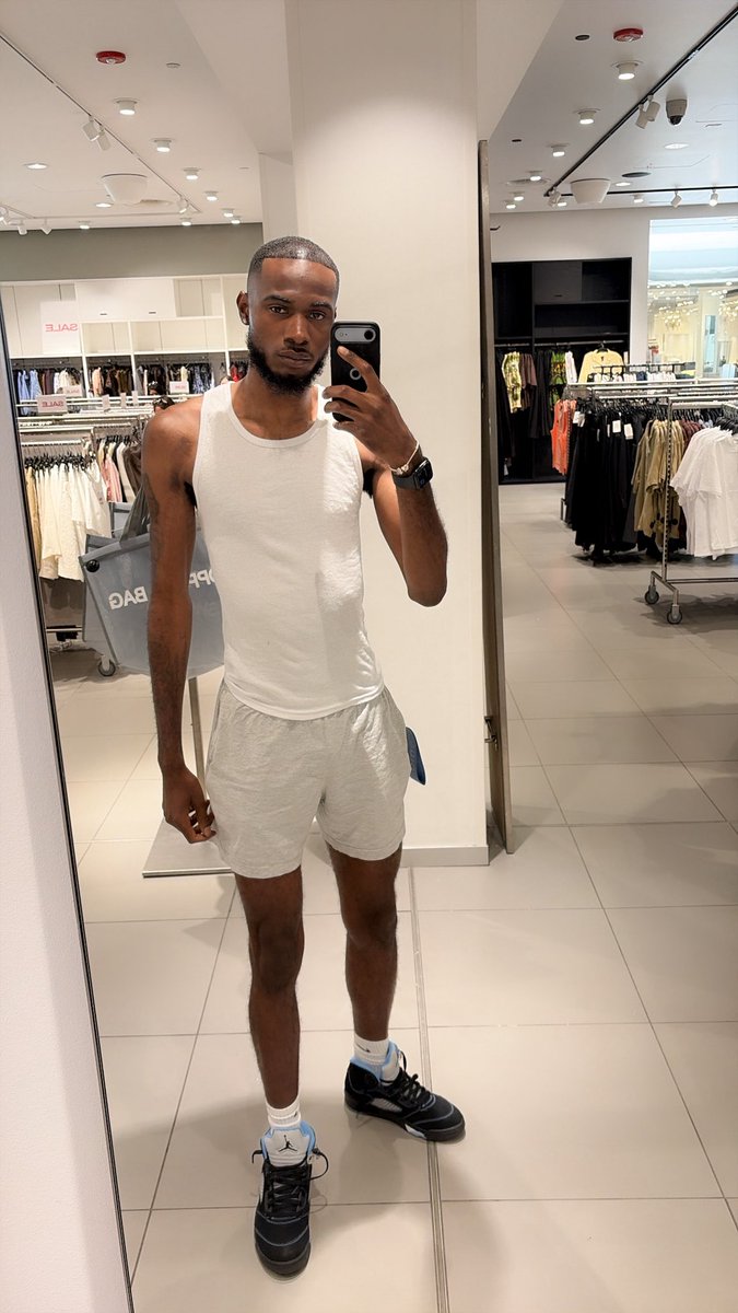 arrogantcam_'s tweet photo. Come climb me 😋 https://t.co/GogNBaADGq