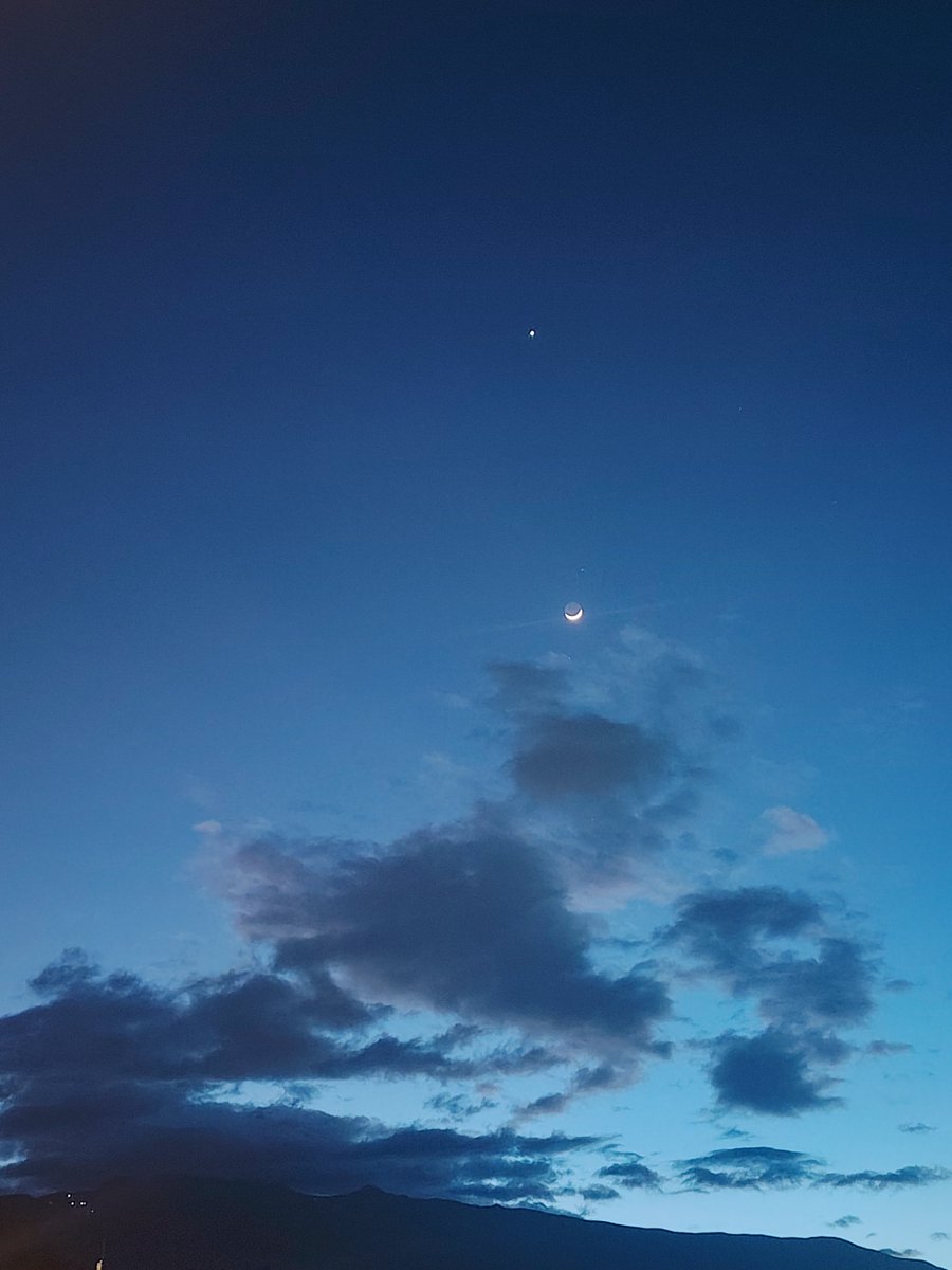 BerilioVilla's tweet photo. Un cielazo, cielo. https://t.co/ZT7hMTj5VO