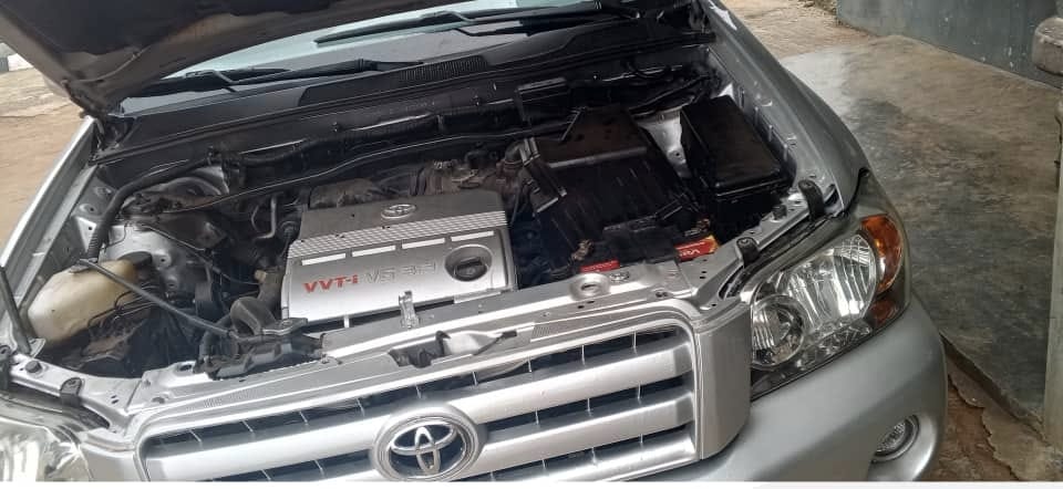 Crown_Autos_Ent's tweet photo. Cheap deal!!!
3rows  07 Toyota Highlander toks standard clean as seen everything top-notch engine,gear,ac perfect android screen active going for 4.8m last last don't ask for last price location is iyesi ota contact pcf
contact crown autos 09132101584 https://t.co/9FRfrjTKVV