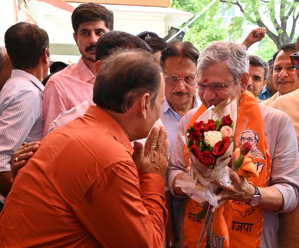 pichwai's tweet photo. माननीय केंद्रीय रेल, सूचना एवं प्रसारण तथा इलेक्ट्रॉनिक्स एवं सूचना प्रौद्योगिकी मंत्री  
श्री अश्विनी वैष्णव जी @AshwiniVaishnaw को जन्मदिन की हार्दिक बधाई एवं शुभकामनाएं!

प्रभु श्री रामजी से प्रार्थना करता हूँ कि आप स्वस्थ, दीर्घायु एवं यशस्वी रहें। 
आपकी समर्पित सेवा और दूरदर्शी नेतृत्व से राष्ट्र निर्माण को नई ऊंचाइयां मिलें।

@BJP4India 
@BJP4Rajasthan