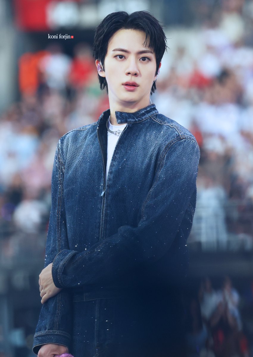 btsforever1207's tweet photo. 260717 BTS ARIRANG Paris HD  

#BTS_WORLDTOUR_ARIRANG #방탄소년단진 #JIN #진 #BTS_ARİRANG_Paris https://t.co/Lqb3HDPFuy