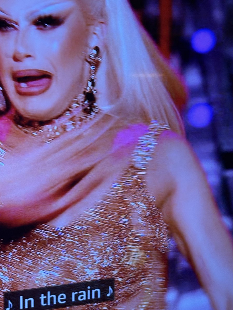 BFS_HQ's tweet photo. BFS makes a guest appearance on tonight’s All Stars Finale #secondplace #shegaveusadamnshow https://t.co/UrsGaZiy48