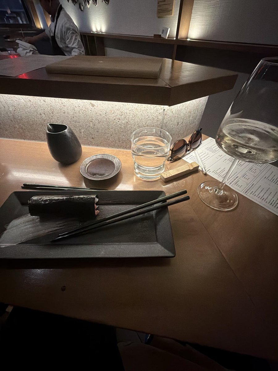 AndreMcGrady2's tweet photo. Sake and the taste of river north https://t.co/ElVIVF4Vmi